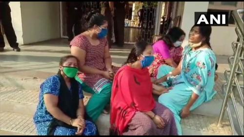 ഓക്സിജൻ ക്ഷാമം: കർണാടകയിൽ 12 പേർ മരിച്ചു ഓക്സിജൻ ക്ഷാമം: കർണാടകയിൽ 12 പേർ മരിച്ചു