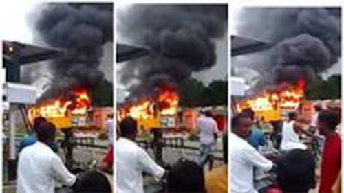 തമിഴ്നാട് അരക്കോണത്ത് ഓടിക്കൊണ്ടിരിക്കുന്ന സ്കൂൾ ബസിന് തീപിടിച്ചു തമിഴ്നാട് അരക്കോണത്ത് ഓടിക്കൊണ്ടിരിക്കുന്ന സ്കൂൾ ബസിന് തീപിടിച്ചു