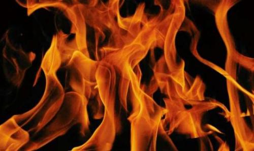 ഇടപ്പള്ളിയിൽ‍ നാലു നില കെട്ടിടത്തിന് തീപിടിച്ചു