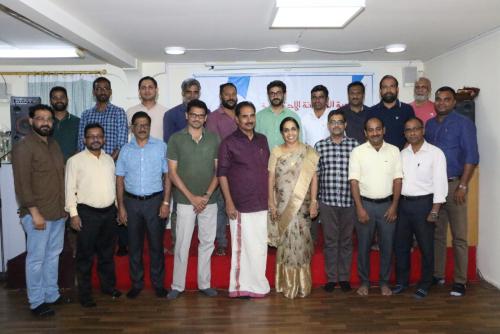 എൻ.കെ.പ്രേമചന്ദ്രൻ എം.പി സിഞ്ചിലെ ഫ്രന്റ്സ് സോഷ്യൽ അസോസിയേഷൻ ആസ്ഥാനം സന്ദർശിച്ചു എൻ.കെ.പ്രേമചന്ദ്രൻ എം.പി സിഞ്ചിലെ ഫ്രന്റ്സ് സോഷ്യൽ അസോസിയേഷൻ ആസ്ഥാനം സന്ദർശിച്ചു