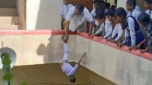 രണ്ടാം ക്ലാസ് വിദ്യാർത്ഥിയെ തലകീഴായി തൂക്കിയിട്ടു; പ്രിൻസിപ്പൽ അറസ്റ്റിൽ രണ്ടാം ക്ലാസ് വിദ്യാർത്ഥിയെ തലകീഴായി തൂക്കിയിട്ടു; പ്രിൻസിപ്പൽ അറസ്റ്റിൽ