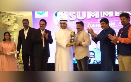 പ്രഥമ ഇന്നസെന്റ് അവാർഡ് കലാഭവൻ ജോഷി ഏറ്റുവാങ്ങി പ്രഥമ ഇന്നസെന്റ് അവാർഡ് കലാഭവൻ ജോഷി ഏറ്റുവാങ്ങി