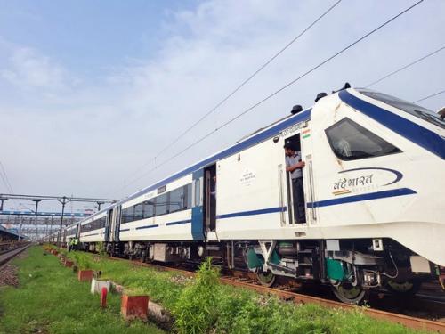 വന്ദേഭാരത് ദക്ഷിണേന്ത്യയിൽ ട്രയൽ രൺ ആരംഭിച്ചു