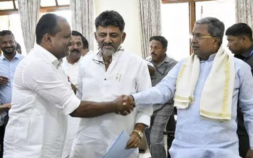 യു.ടി ഖാദർ ഇനി കർണാടക നിയമസഭയുടെ പുതിയ സ്പീക്കർ; തെരഞ്ഞെടുപ്പ് എതിരില്ലാതെ യു.ടി ഖാദർ ഇനി കർണാടക നിയമസഭയുടെ പുതിയ സ്പീക്കർ; തെരഞ്ഞെടുപ്പ് എതിരില്ലാതെ