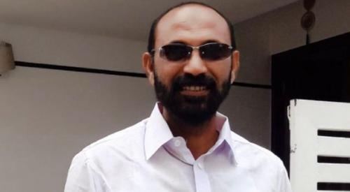 മകനെ മർദിക്കുന്നത് കണ്ട പിതാവ് കുഴഞ്ഞുവീണ് മരിച്ചു മകനെ മർദിക്കുന്നത് കണ്ട പിതാവ് കുഴഞ്ഞുവീണ് മരിച്ചു