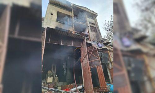 നരേല വ്യവസായ മേഖലയിലെ ഭക്ഷ്യ സംസ്കരണ യൂണിറ്റിലുണ്ടായ തീപിടിത്തത്തിൽ മൂന്ന് തൊഴിലാളികൾ മരിച്ചു നരേല വ്യവസായ മേഖലയിലെ ഭക്ഷ്യ സംസ്കരണ യൂണിറ്റിലുണ്ടായ തീപിടിത്തത്തിൽ മൂന്ന് തൊഴിലാളികൾ മരിച്ചു