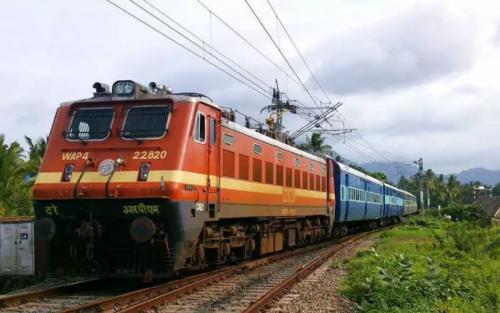 ട്രെയിൻ ഗതാഗതത്തിൽ നിയന്ത്രണം; 4 ട്രെയിനുകൾ റദ്ദാക്കി ട്രെയിൻ ഗതാഗതത്തിൽ നിയന്ത്രണം; 4 ട്രെയിനുകൾ റദ്ദാക്കി