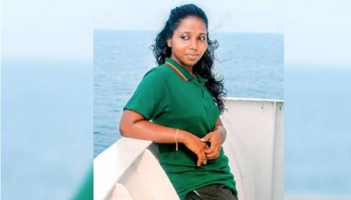മത്സ്യബന്ധന കപ്പലുകളിൽ ക്യാപ്റ്റാനാകുന്ന ഇന്ത്യയിലെ ആദ്യ വനിത ആലപ്പുഴ സ്വദേശിനി മത്സ്യബന്ധന കപ്പലുകളിൽ ക്യാപ്റ്റാനാകുന്ന ഇന്ത്യയിലെ ആദ്യ വനിത ആലപ്പുഴ സ്വദേശിനി