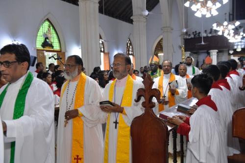 മൂന്നാറിൽ മാനദണ്ധങ്ങൾ ലംഘിച്ച് ധ്യാനം: നൂറിലേറെ പുരോഹിതർക്ക് കൊറോണ, രണ്ട് വൈദികർ മരിച്ചു മൂന്നാറിൽ മാനദണ്ധങ്ങൾ ലംഘിച്ച് ധ്യാനം: നൂറിലേറെ പുരോഹിതർക്ക് കൊറോണ, രണ്ട് വൈദികർ മരിച്ചു
