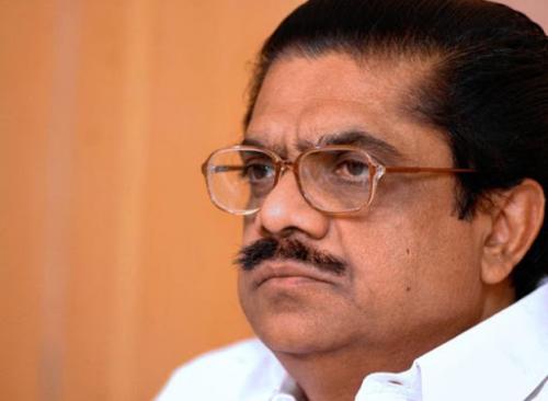‘പോ​രാ​ളി ഷാ​ജി​’ക്കെ​തി​രെ പ​രാ​തി​യു​മാ​യി മു​തി​ർ‍​ന്ന കോൺഗ്ര​സ് നേ​താ​വ് വി.​എം സു​ധീ​ര​ൻ