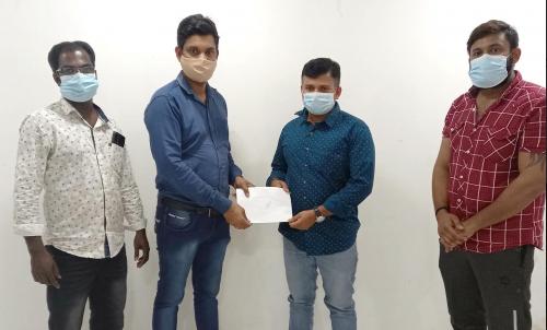 ലാല്‍കെയേഴ്സ് ബഹ്റൈന്‍ ചികിത്സാ ധനസഹായം കൈമാറി