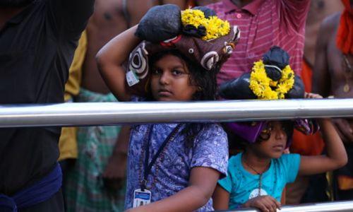 കൂട്ടം തെറ്റിയാലും കുട്ടികളെ കണ്ടെത്താം; ശബരിമലയിലെത്തുന്ന കുട്ടികൾക്ക് കരുതലായി പൊലീസ് ബാൻഡ് കൂട്ടം തെറ്റിയാലും കുട്ടികളെ കണ്ടെത്താം; ശബരിമലയിലെത്തുന്ന കുട്ടികൾക്ക് കരുതലായി പൊലീസ് ബാൻഡ്