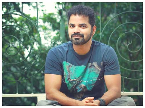 അടിസ്ഥാനപരമായി സിനിമ എന്നത് ഒരു വ്യവസായം തന്നെയാണ്