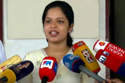 വിപ്പ് തള്ളി സ്വന്തം പാർട്ടി അംഗങ്ങൾ; പാലാ നഗരസഭാ അധ്യക്ഷ ദിയ ബിനു പുറത്തേക്ക്