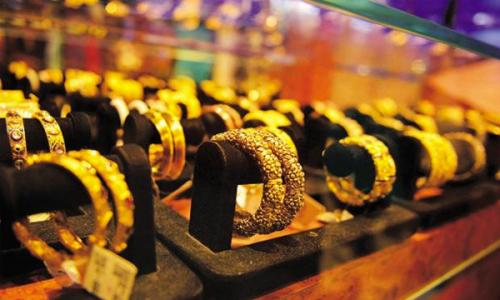 സ്വർ­ണ്ണ വി­ലയിൽ ചാഞ്ചാട്ടം