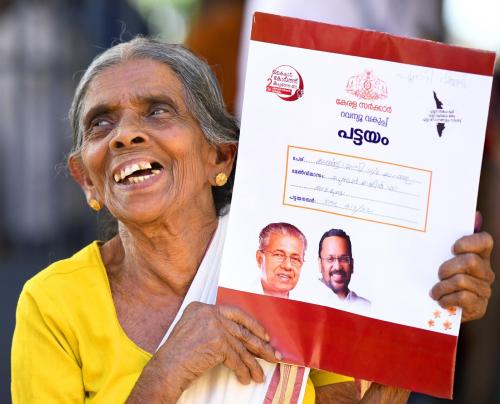 സംസ്ഥാനത്തെ 67,069 ഭൂരഹിതര്ക്കു കൂടി ഇന്ന് പട്ടയം വിതരണം ചെയ്തുവെന്ന് മുഖ്യമന്ത്രി സംസ്ഥാനത്തെ 67,069 ഭൂരഹിതര്ക്കു കൂടി ഇന്ന് പട്ടയം വിതരണം ചെയ്തുവെന്ന് മുഖ്യമന്ത്രി