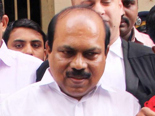 ഇബ്രാഹിം കുഞ്ഞ് അര്‍ബുദ ബാധിതന്‍: കസ്റ്റഡിയിൽ വിടില്ലെന്ന് വിജിലൻസ് കോടതി