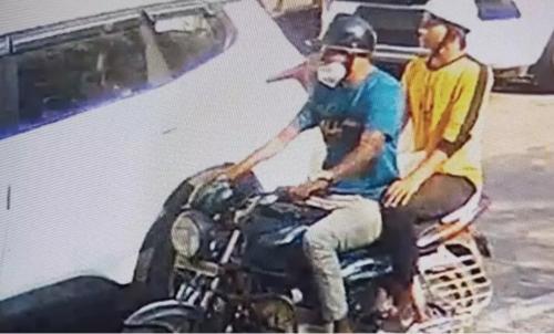 വ്യാജ അപകടമുണ്ടാക്കി ഭീഷണിപ്പെടുത്തി പണംതട്ടിയെടുക്കുന്ന സംഘം അറസ്റ്റില് വ്യാജ അപകടമുണ്ടാക്കി ഭീഷണിപ്പെടുത്തി പണംതട്ടിയെടുക്കുന്ന സംഘം അറസ്റ്റില്