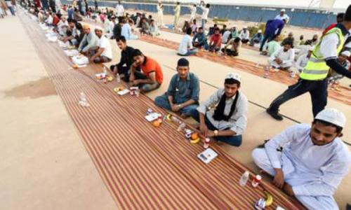 നോന്പ് തുറ : പുതിയ റെക്കോർഡുമായി ദുബൈ പോലീസ് നോന്പ് തുറ : പുതിയ റെക്കോർഡുമായി ദുബൈ പോലീസ്