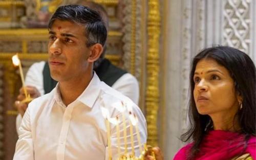 ബ്രിട്ടീഷ് പ്രധാനമന്ത്രി ഋഷി സുനകും പത്നിയും അക്ഷർധാം ക്ഷേത്രത്തിൽ സന്ദർശനം നടത്തി ബ്രിട്ടീഷ് പ്രധാനമന്ത്രി ഋഷി സുനകും പത്നിയും അക്ഷർധാം ക്ഷേത്രത്തിൽ സന്ദർശനം നടത്തി