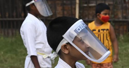കോവിഡിന്‍റെ രണ്ടാം തരംഗത്തിൽ ചെറുപ്പക്കാരെയും കുട്ടികളെയും കൂടുതലായും ബാധിക്കുന്നതായി റിപ്പോർട്ട്