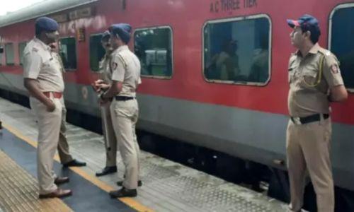 ട്രെയിനില് യുവാവിനെ കടിച്ചത് പാമ്പുതന്നെയെന്ന് സ്ഥിരീകരിച്ച് ഡോക്ടർ ട്രെയിനില് യുവാവിനെ കടിച്ചത് പാമ്പുതന്നെയെന്ന് സ്ഥിരീകരിച്ച് ഡോക്ടർ