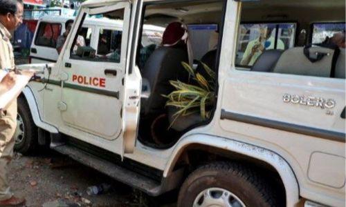 തൃശ്ശൂരിൽ വണ്ടിയിടിച്ച് മധ്യവയസ്കൻ മരിച്ചു; മൃതദേഹം ഒളിപ്പിക്കാന് പാടത്ത് തള്ളി തൃശ്ശൂരിൽ വണ്ടിയിടിച്ച് മധ്യവയസ്കൻ മരിച്ചു; മൃതദേഹം ഒളിപ്പിക്കാന് പാടത്ത് തള്ളി