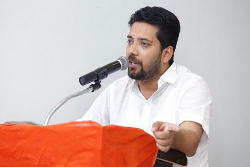 ഇന്ധനവില വർദ്ധന: മോദി കക്കാൻ ഇറങ്ങുന്പോൾ ഫ്യൂസ് ഊരി കൊടുക്കുന്ന നിലയിലാണ് കേരള സർക്കാർ പ്രവർത്തിക്കുന്നതെന്ന് ആക്ഷേപം ഇന്ധനവില വർദ്ധന: മോദി കക്കാൻ ഇറങ്ങുന്പോൾ ഫ്യൂസ് ഊരി കൊടുക്കുന്ന നിലയിലാണ് കേരള സർക്കാർ പ്രവർത്തിക്കുന്നതെന്ന് ആക്ഷേപം