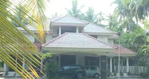 അടച്ചിട്ട വീട് കുത്തി തുറന്ന് മോഷണം; പൊന്നാനിയില് 350 പവന് കവര്ന്നു അടച്ചിട്ട വീട് കുത്തി തുറന്ന് മോഷണം; പൊന്നാനിയില് 350 പവന് കവര്ന്നു