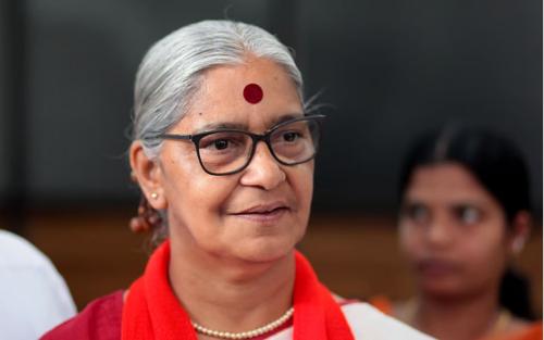 പ്രിയദർശിനി സൗജന്യയാത്ര പദ്ധതി: വിവാദ പരാമർശത്തിൽ മന്ത്രി സി.പി. ജോൺ മാപ്പ് പറയണമെന്ന് ആനി രാജ