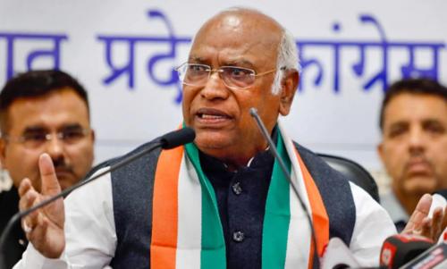 ബിജെപിയെ താഴെയിറക്കാന് ഏത് പാര്ട്ടികളുമായും സഖ്യമുണ്ടാക്കും: മല്ലികാര്ജുന് ഖാര്ഗെ ബിജെപിയെ താഴെയിറക്കാന് ഏത് പാര്ട്ടികളുമായും സഖ്യമുണ്ടാക്കും: മല്ലികാര്ജുന് ഖാര്ഗെ
