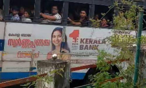 അനുവദനീയമായതിലും മൂന്നിരട്ടി യാത്രക്കാരുമായി ഗവിയിലേക്ക് പ്രിയദർശിനി ബസിന്റെ സർവീസ്; അപകടഭീതിയിൽ യാത്രക്കാർ