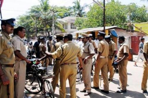 പോലീസുകാരുടെ തമ്മിലടി: എട്ട് പേർക്ക് സസ്‌പെൻഷൻ   