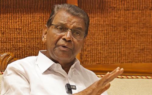 വി.ഡി. സതീശനെതിരെ കോൺഗ്രസിൽ അതൃപ്തി: പരോക്ഷ വിമർശനവുമായി സ്പീക്കർ തിരുവഞ്ചൂർ രാധാകൃഷ്ണൻ