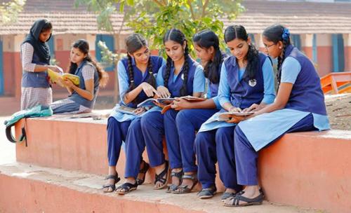 എട്ടുവരെ ഇനി യു.പി ക്ലാസ്; സ്കൂളിലെ ഘടനാമാറ്റത്തിന് ഹൈക്കോടതി അംഗീകാരം      