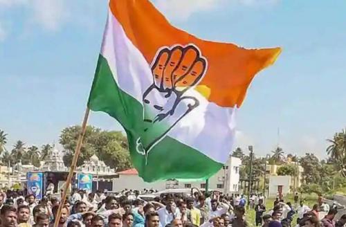ഗുജറാത്തിൽ രണ്ട് കോൺഗ്രസ് എംഎൽഎമാർ രാജിവച്ചു ഗുജറാത്തിൽ രണ്ട് കോൺഗ്രസ് എംഎൽഎമാർ രാജിവച്ചു