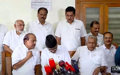 സി.പി.എമ്മിന്റെ ക്ഷണം നിരസിച്ച് മുസ്ലിം ലീഗ്; ഏക സിവിൽ കോഡ് സെമിനാറിൽ പങ്കെടുക്കില്ല സി.പി.എമ്മിന്റെ ക്ഷണം നിരസിച്ച് മുസ്ലിം ലീഗ്; ഏക സിവിൽ കോഡ് സെമിനാറിൽ പങ്കെടുക്കില്ല