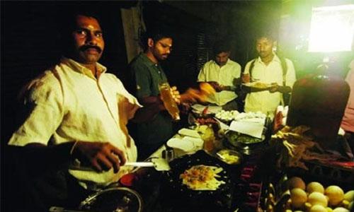 ലൈസന്സ് ഉള്ള തട്ടുകടകള് വിരലിലെണ്ണാവുന്നതു മാത്രം ലൈസന്സ് ഉള്ള തട്ടുകടകള് വിരലിലെണ്ണാവുന്നതു മാത്രം