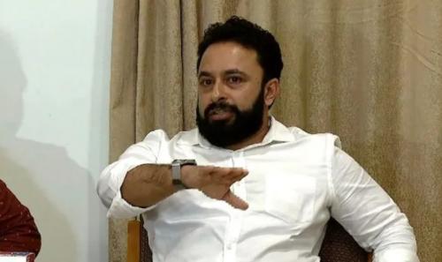 ഹൈദരലി തങ്ങള്‍ കടുത്ത മാനസിക സമ്മര്‍ദ്ദത്തിലെന്ന് മകന്‍