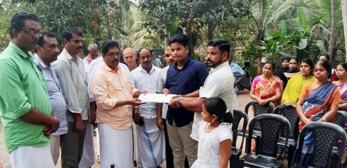 പ്രകാശൻ്റെ കുടുംബത്തിന് ഭൂമി രജിസ്റ്റര്‍ ചെയ്തു നല്‍കി