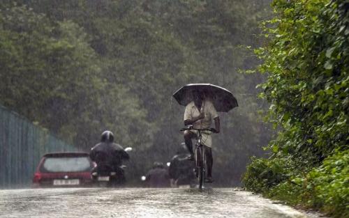 സംസ്ഥാനത്ത് വീണ്ടും മഴ കനക്കുന്നു; നാളെയും മറ്റന്നാളും ശക്തമായ മഴ, യെല്ലോ അലര്‍ട്ട്