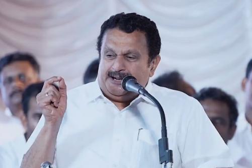 മൂ​ന്ന് പ​ത്മ പു​ര​സ്കാ​ര​ങ്ങ​ൾ സ്വാ​ഗ​തം ചെ​യ്യു​ന്നു; വെ​ള്ളാ​പ്പ​ള്ളി​ക്കെതിരെ പ​രോ​ക്ഷ​  വി​മ​ർ​ശനവുമായി കെ. ​മു​ര​ളീ​ധ​ര​ൻ