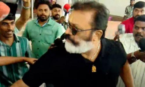 മുകേഷ് വിഷയത്തിൽ മാധ്യമപ്രവർത്തകരെ കയ്യേറ്റം ചെയ്ത് കേന്ദ്രമന്ത്രി സുരേഷ് ഗോപി മുകേഷ് വിഷയത്തിൽ മാധ്യമപ്രവർത്തകരെ കയ്യേറ്റം ചെയ്ത് കേന്ദ്രമന്ത്രി സുരേഷ് ഗോപി