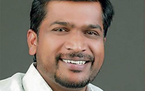 ചട്ടപ്രകാരം സത്യപ്രതിജ്ഞ ചെയ്യാത്ത ദേവികുളം എംഎൽഎ എ. രാജയ്ക്ക് പിഴ ചട്ടപ്രകാരം സത്യപ്രതിജ്ഞ ചെയ്യാത്ത ദേവികുളം എംഎൽഎ എ. രാജയ്ക്ക് പിഴ
