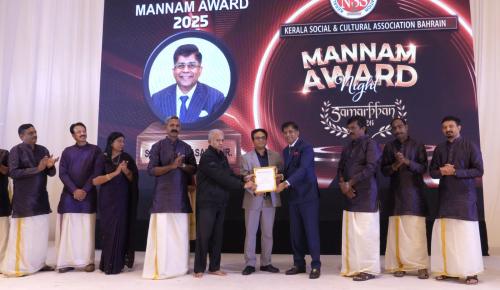 പമ്പാവാസൻ നായർക്ക് കെ.എസ്.സി.എ 'സമർപ്പണം 2026' മന്നം അവാർഡ് നൽകി ആദരിച്ചു