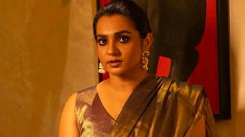 'പ്രതികൾക്ക് മിനിമം തടവും മാക്സിമം പരിഗണനയും; ഞങ്ങൾ സ്ത്രീകൾക്ക് ജീവിക്കാൻ ഒരിടമില്ല'; പാർവതി തിരുവോത്ത്