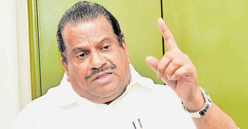 കറുത്ത മാസ്ക് തന്നെ ധരിക്കണമെന്ന് എന്താണിത്ര നിര്ബന്ധം: ഇ.പി ജയരാജൻ കറുത്ത മാസ്ക് തന്നെ ധരിക്കണമെന്ന് എന്താണിത്ര നിര്ബന്ധം: ഇ.പി ജയരാജൻ