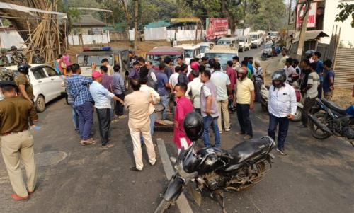 സിപിഐഎം പ്രവര്ത്തകനെ കൊലപ്പെടുത്തി; ത്രിപുരയില് വ്യാപക അക്രമം അഴിച്ചുവിട്ട് ബിജെപി സിപിഐഎം പ്രവര്ത്തകനെ കൊലപ്പെടുത്തി; ത്രിപുരയില് വ്യാപക അക്രമം അഴിച്ചുവിട്ട് ബിജെപി