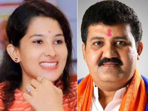 യുവതിയുടെ ആത്മഹത്യ: മഹാരാഷ്ട്ര വനംവകുപ്പ് മന്ത്രി രാജി വെച്ചു യുവതിയുടെ ആത്മഹത്യ: മഹാരാഷ്ട്ര വനംവകുപ്പ് മന്ത്രി രാജി വെച്ചു