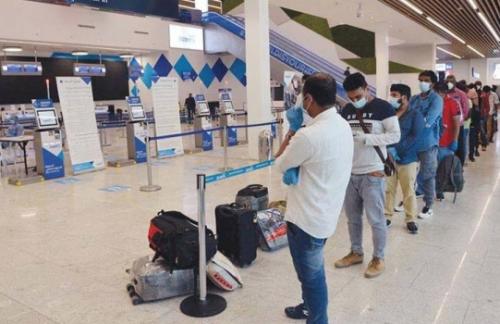 ഒമാനിൽ നിന്ന് ഈ വര്‍ഷം മടങ്ങിയത് രണ്ടര ലക്ഷത്തിലേറെ പ്രവാസി തൊഴിലാളികള്‍